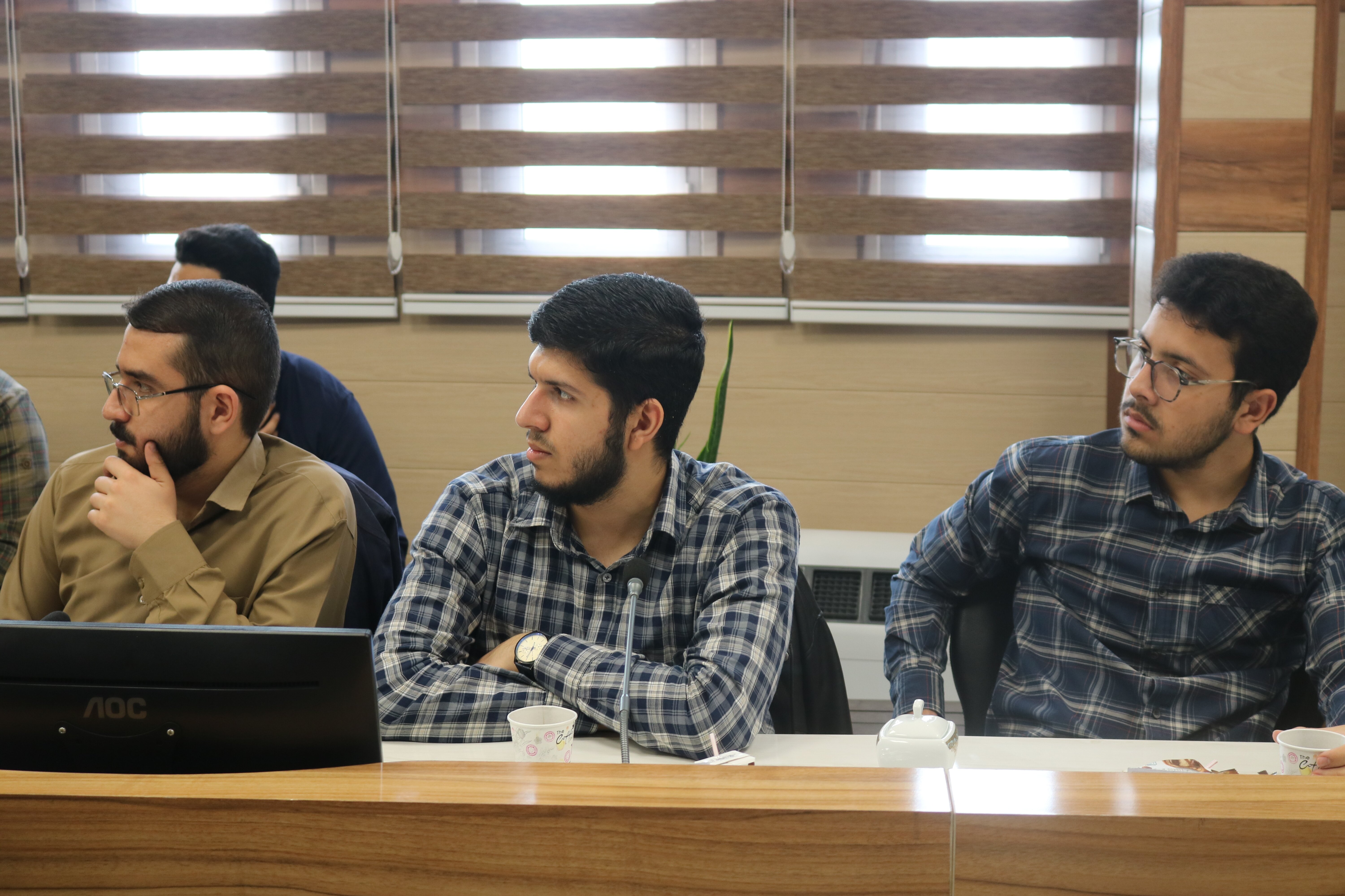 نخستین همایش تخصصی ابعاد حقوقی حاکمیت سرزمینی جمهوری اسلامی ایران بر جزایر سه‌گانه خلیج فارس برگزار شد+ تصاویر