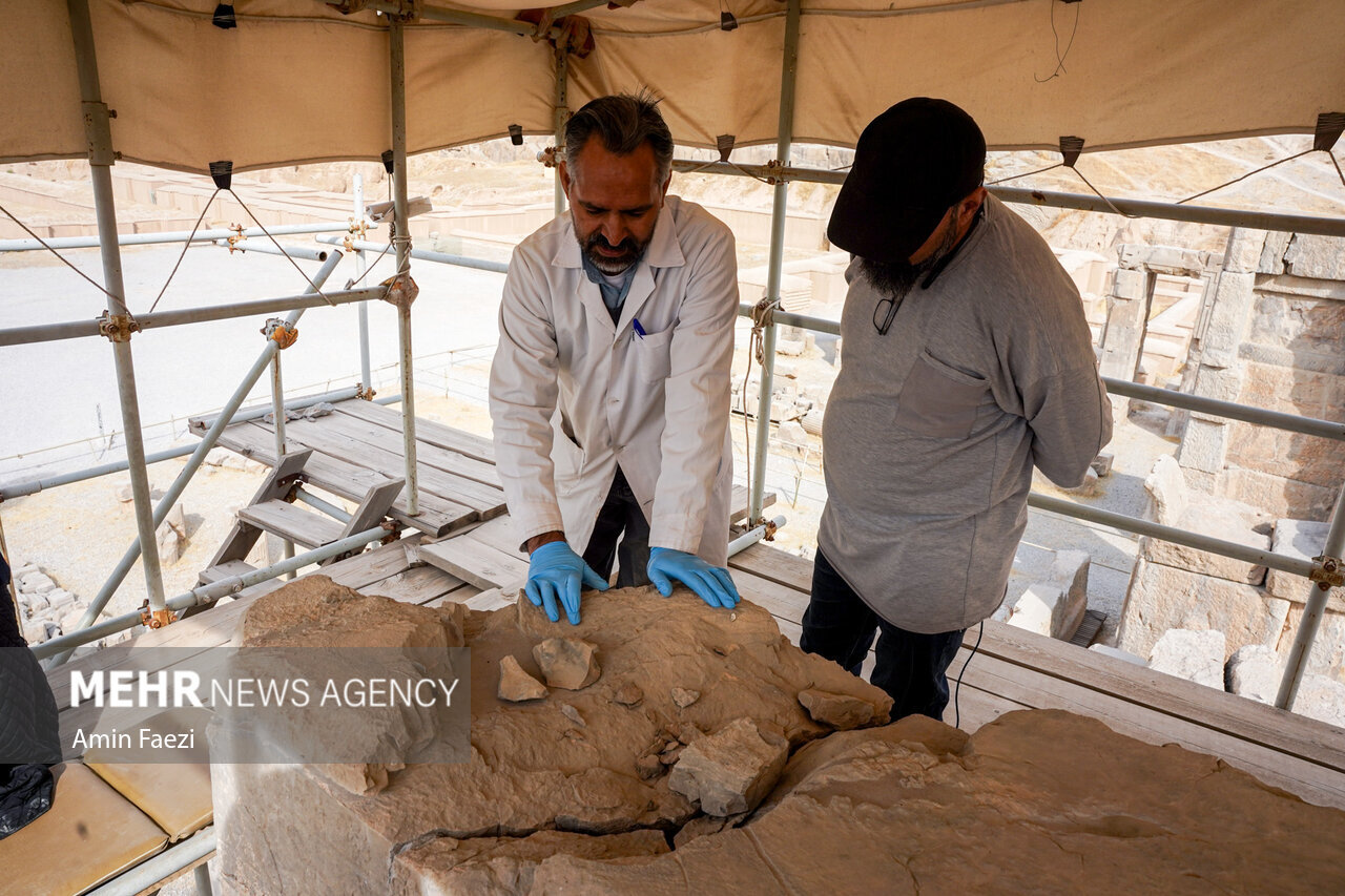 مرمت در حریم شاهان