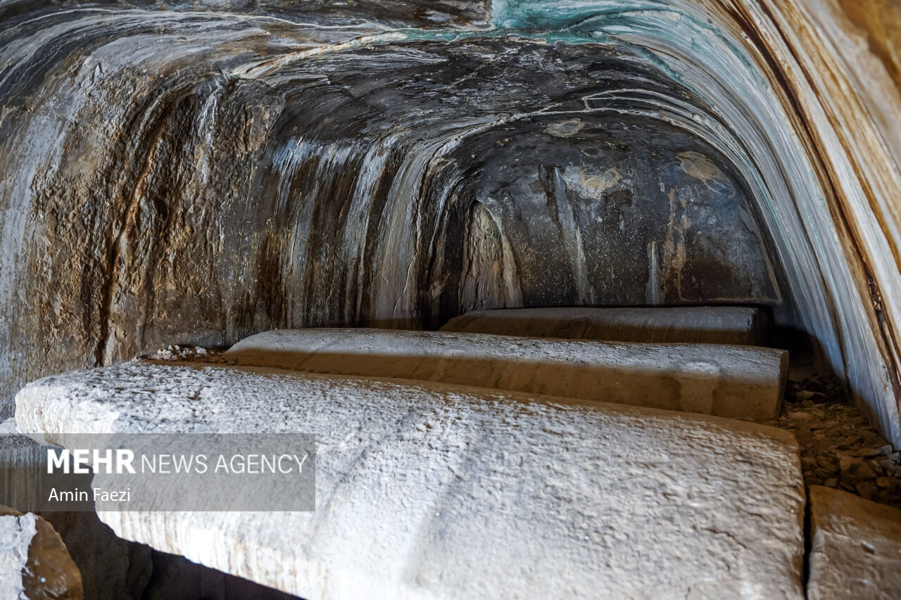 مرمت در حریم شاهان