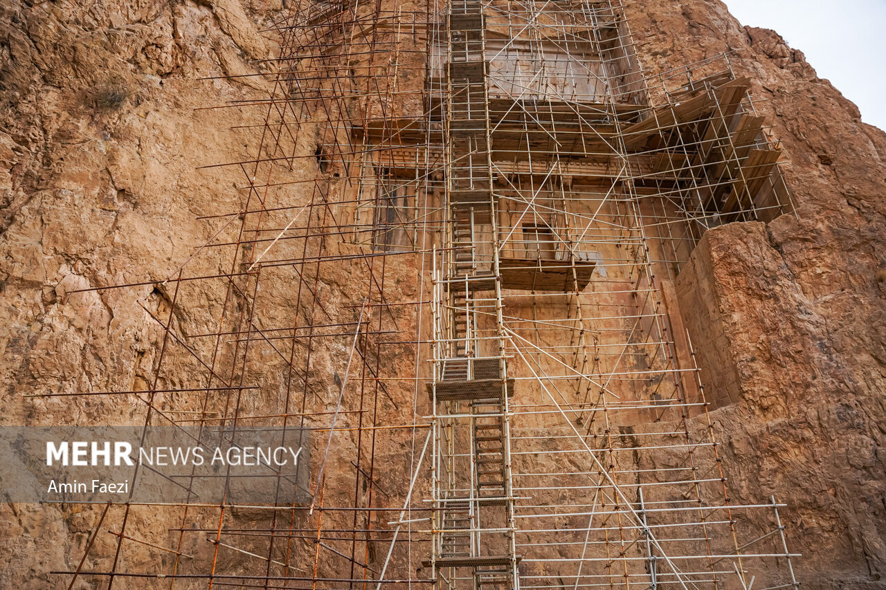 مرمت در حریم شاهان