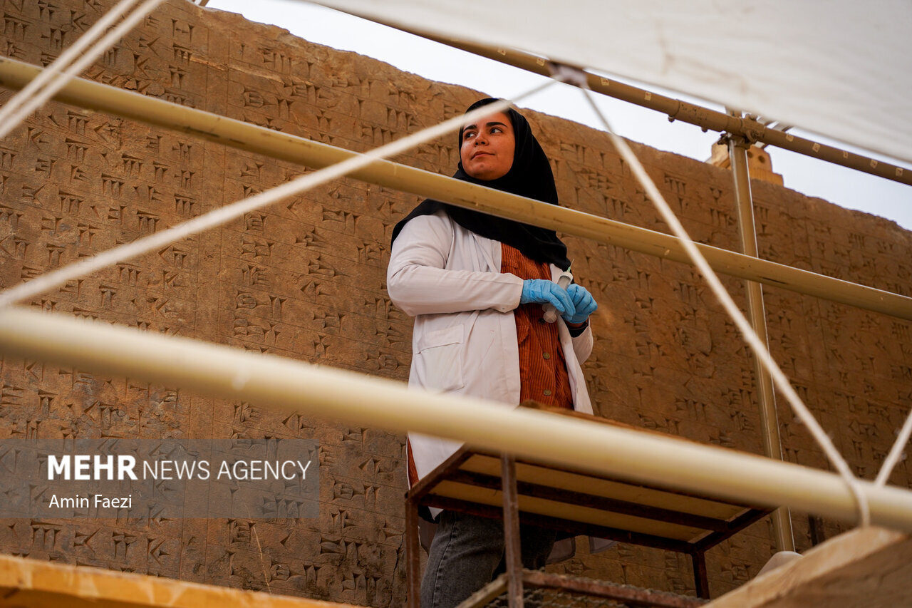 مرمت در حریم شاهان