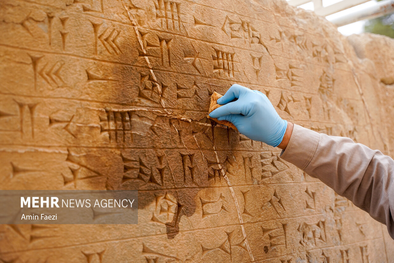مرمت در حریم شاهان