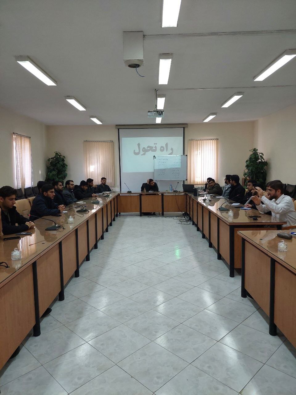 «راه تحول»؛ جست‌وجوی پاسخ‌های تازه برای تربیت معلم تحلیل‌گر و آینده‌ساز