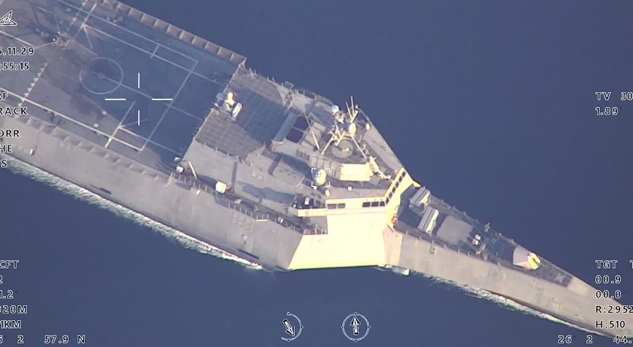 دریادار تنگسیری: در رزمایش اخیر، موشکی با برد بیش از طول خلیج فارس شلیک شد/ برای جنگ در دریا آمادهایم