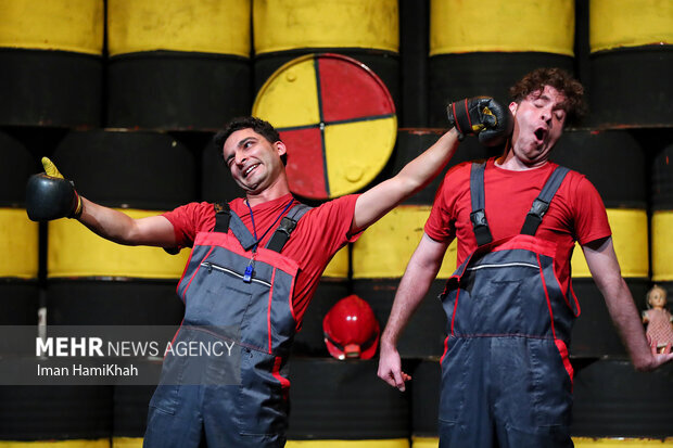 جشنواره تئاتر کودک و نوجوان همدان با اجرای ۶ نمایش آغاز شد