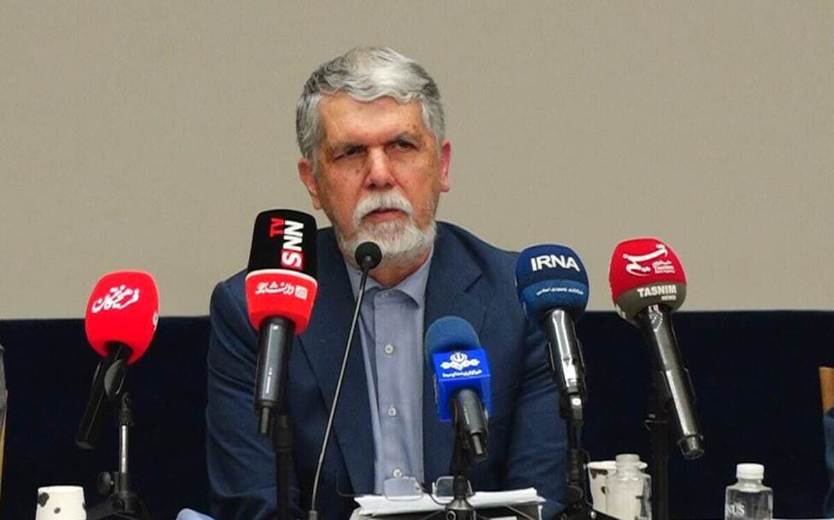 سید عباس صالحی: دولتمردان باید ارتباط مداوم با دانشجویان برقرار کنند / تفاوت نظر زیاد داریم ولی قدر مشترکمان استقلال ملی است  + فیلم