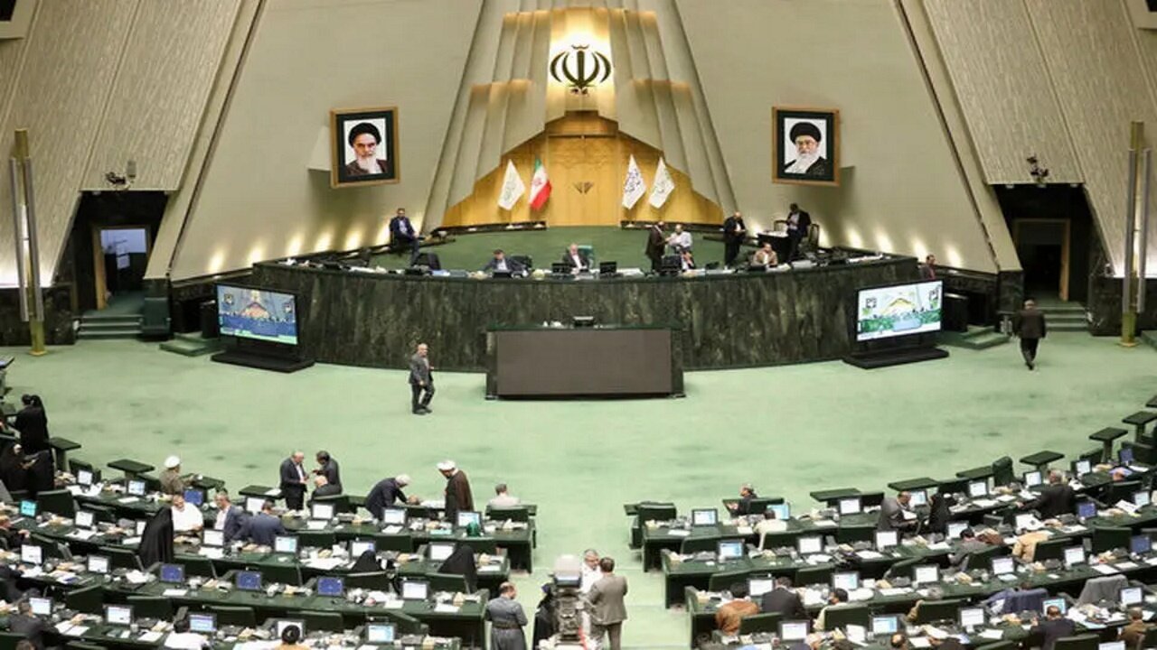 تکلیف نمایندگان به دولت برای ارائه گزارش ماهانه منابع و مصارف بودجه به مجلس