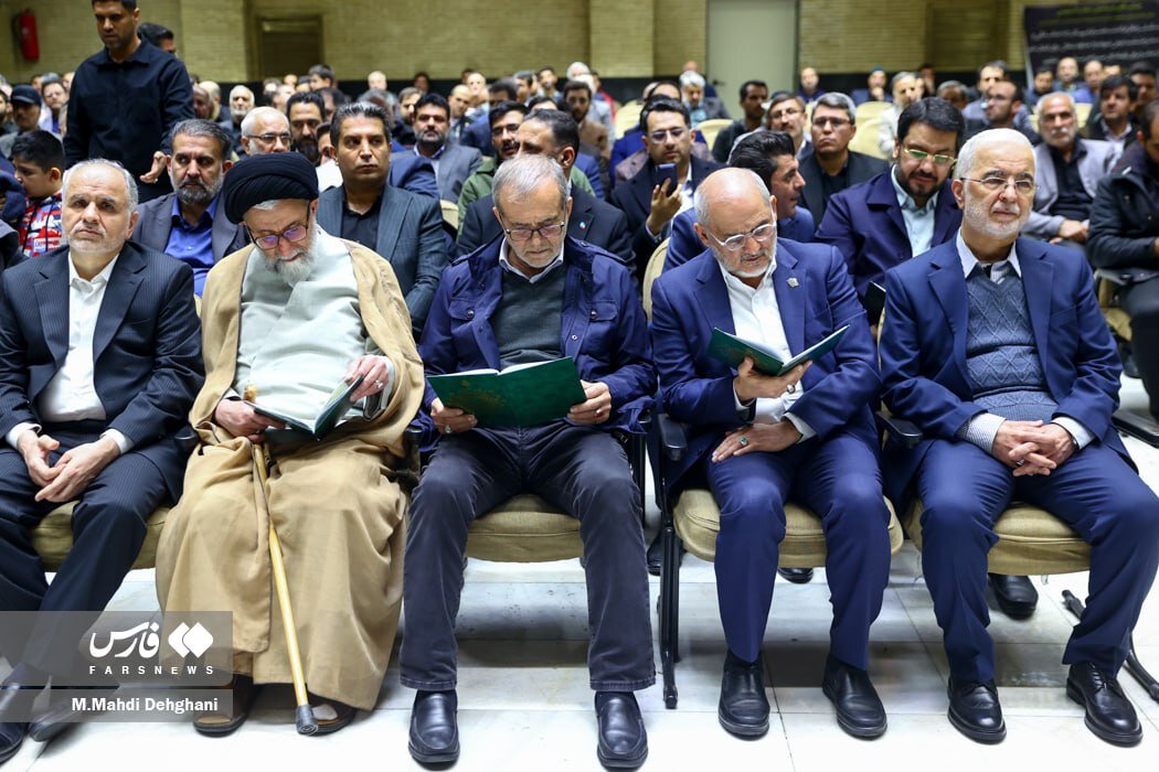 حضور شخصیت های سیاسی و کشوری در مراسم ترحیم خانوادۀ سقاب اصفهانی