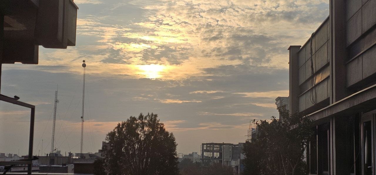 حال و هوای ابری و زیبای آسمان مشهد