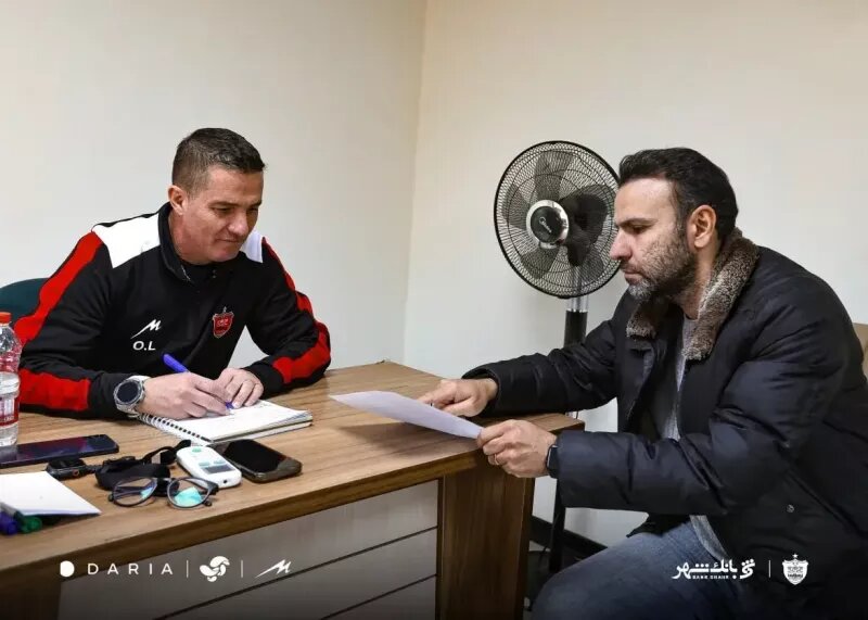 جلسه کوتاه مدیر ورزشی پرسپولیس با اوسمار