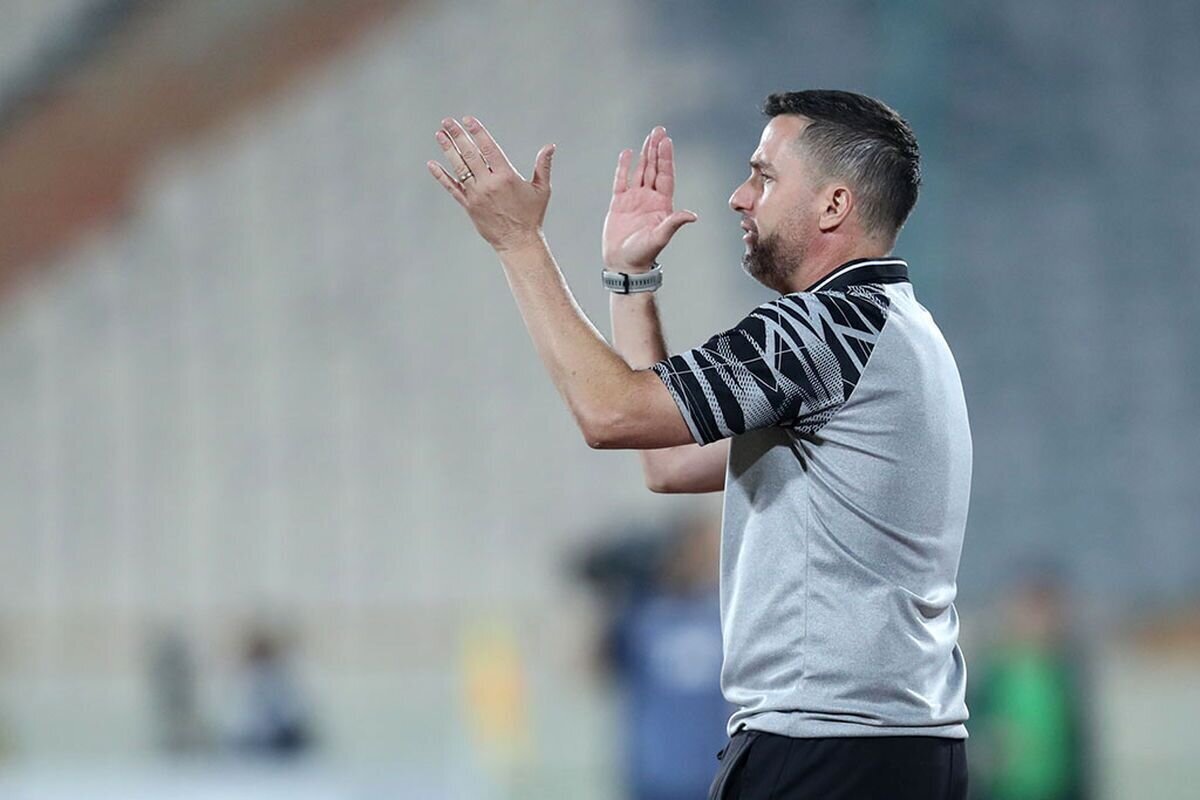 چمن موردعلاقه اوسمار در اختیار پرسپولیس