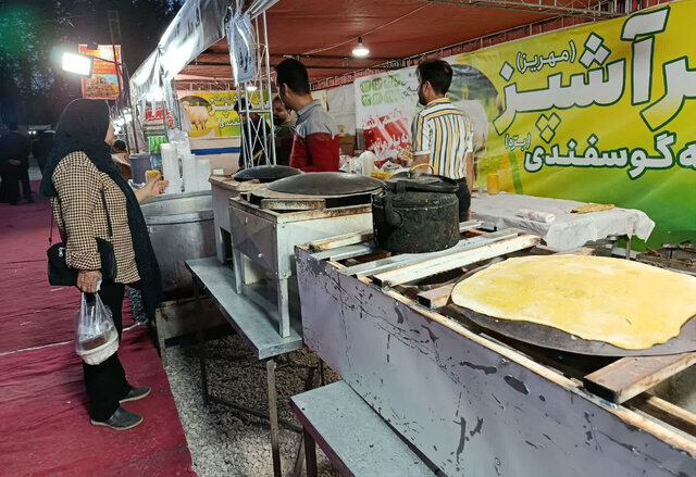 ششمین جشنواره قورمه، غذاهای سنتی و نان مهریز آغاز شد