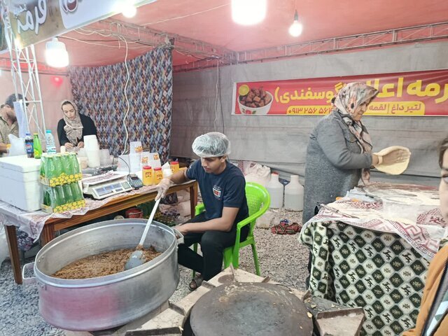 ششمین جشنواره قورمه، غذاهای سنتی و نان مهریز آغاز شد