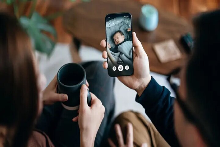 بزرگکردن نوزاد با فناوری و هوش مصنوعی، درست یا غلط؟