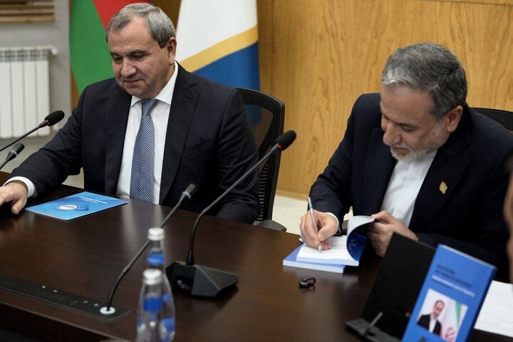 رونمایی از نسخه آذری کتاب «قدرت مذاکره» در دانشگاه دولتی باکو