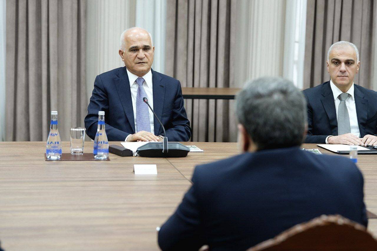 عراقچی با معاون نخست وزیر جمهوری آذربایجان دیدار کرد