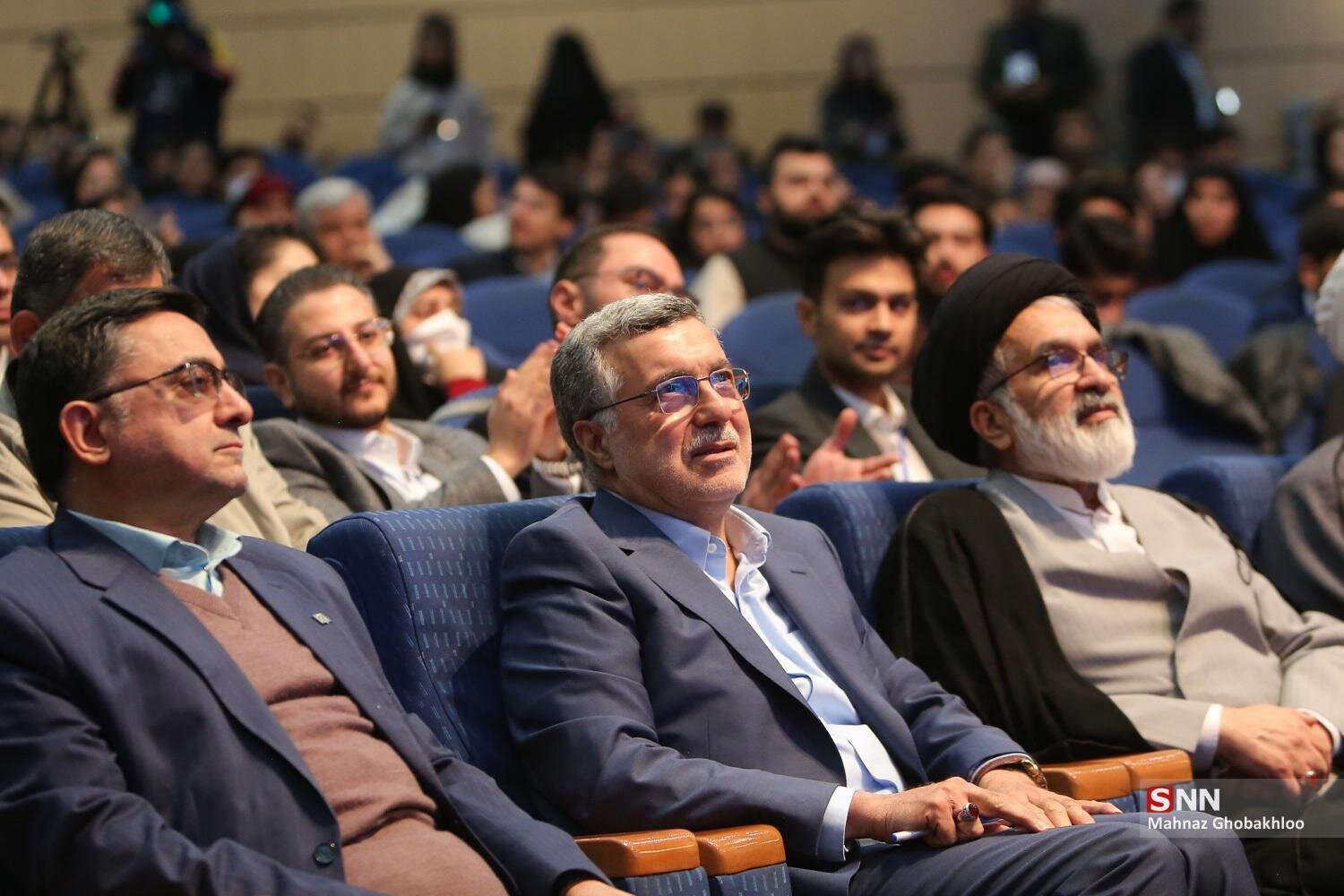 مطالبات دانشجویان علوم پزشکی در حضور وزیر بهداشت همزمان با روز دانشجو + فیلم