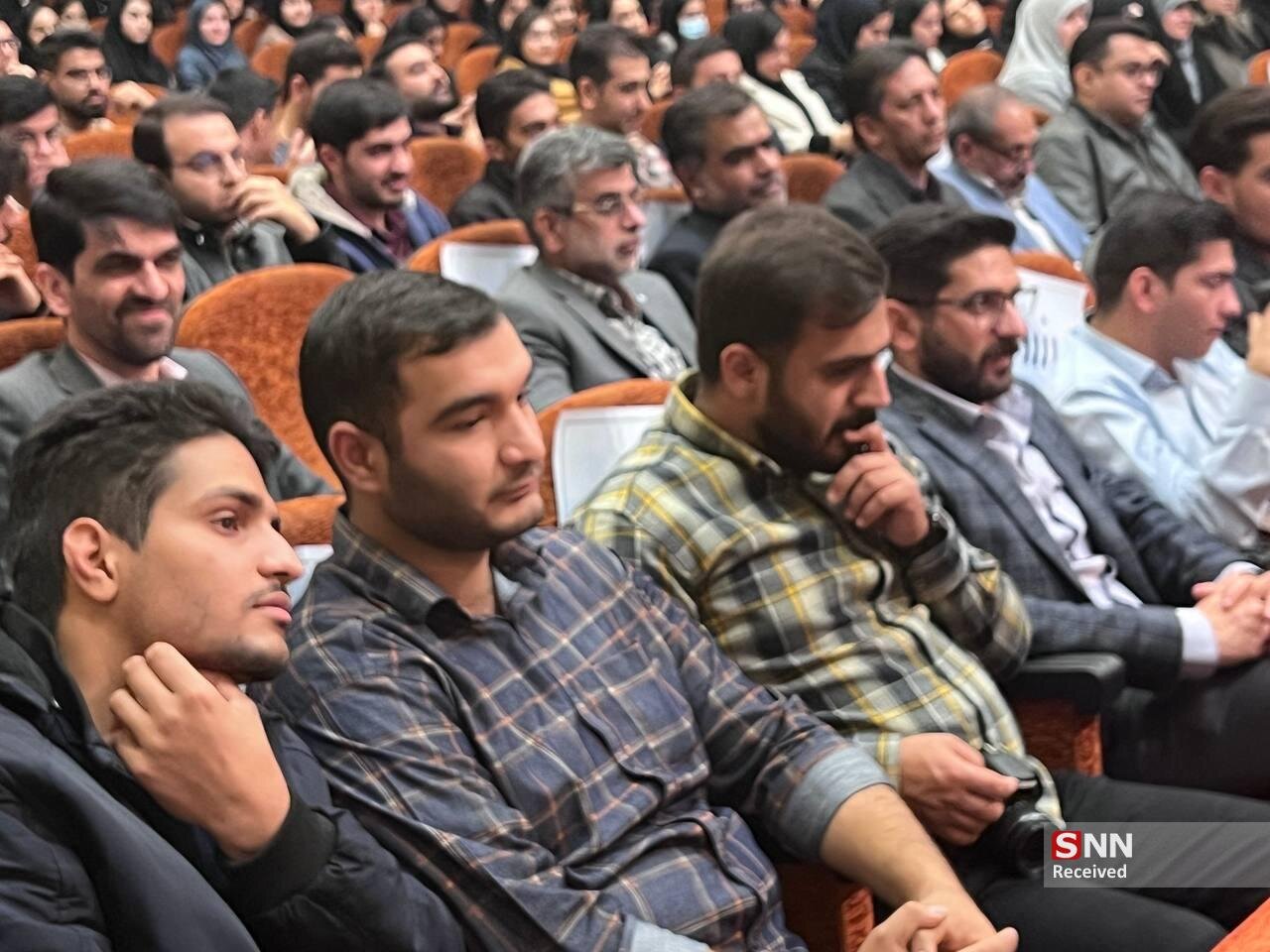 روایت تصویری از برگزاری مراسم روز دانشجو در دانشگاه شهید باهنر کرمان