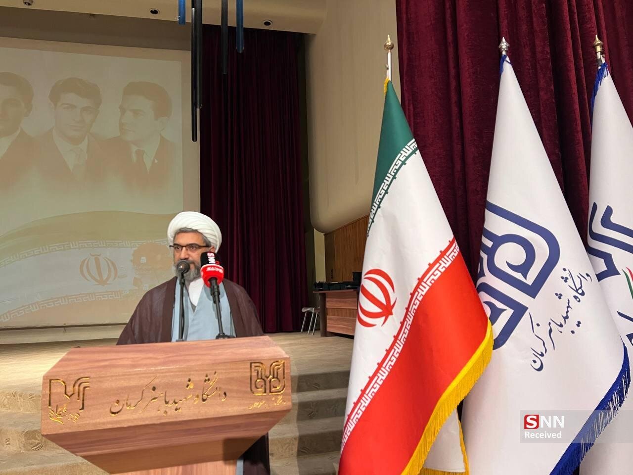 روایت تصویری از برگزاری مراسم روز دانشجو در دانشگاه شهید باهنر کرمان