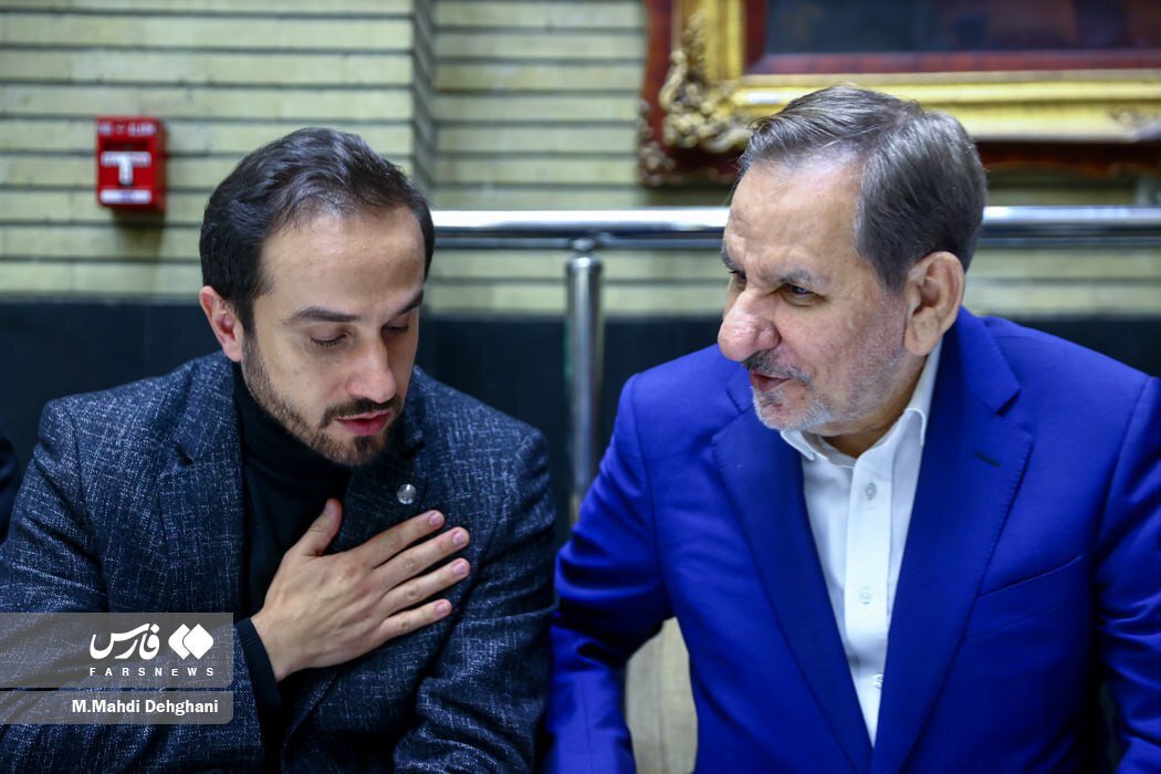 عکس/حضور شخصیت های سیاسی و کشوری در مراسم ترحیم خانوادۀ سقاب اصفهانی