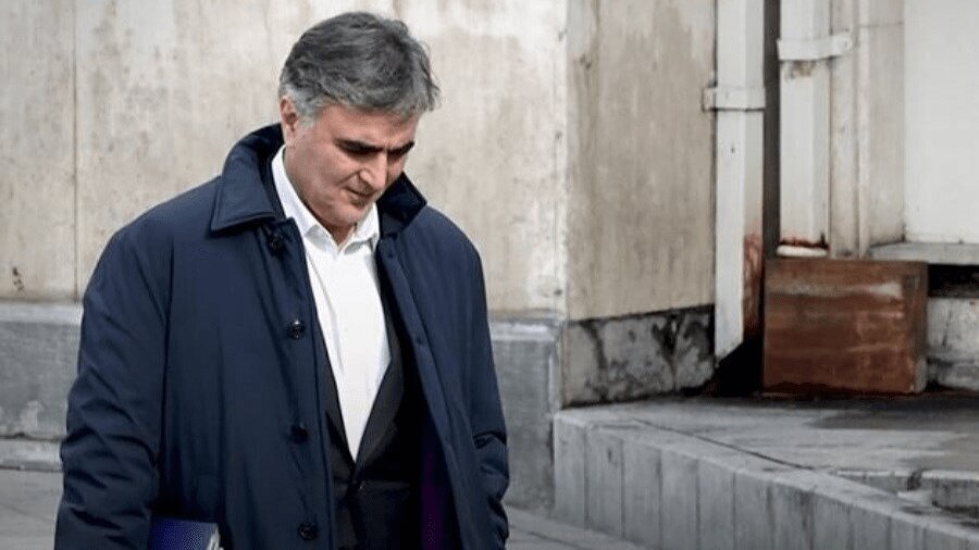 چه عواملی افزایش نرخ دلار را رقم می زنند؟ | فرزین باید پاسخگو باشد