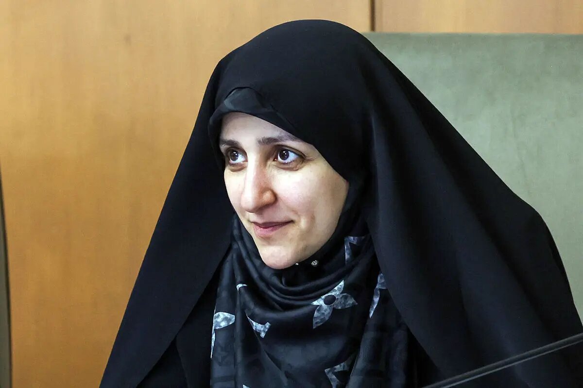 اعلام آمار سهم زنان در پستهای مدیریتی در دولت چهاردهم