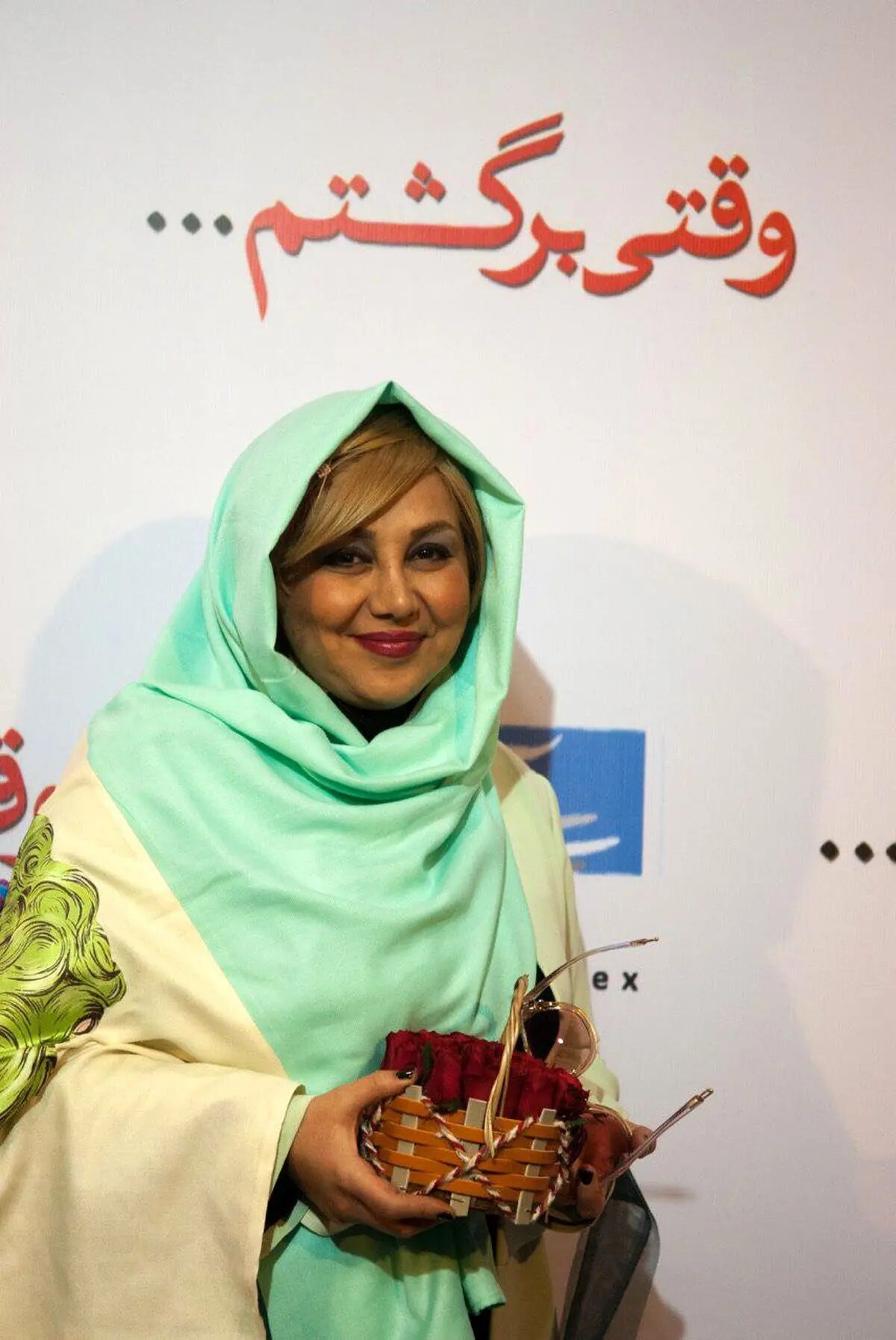 بهنوش بختیاری: عاشق نماز خواندن هستم اما می ترسم در جمع بیان کنم+ فیلم