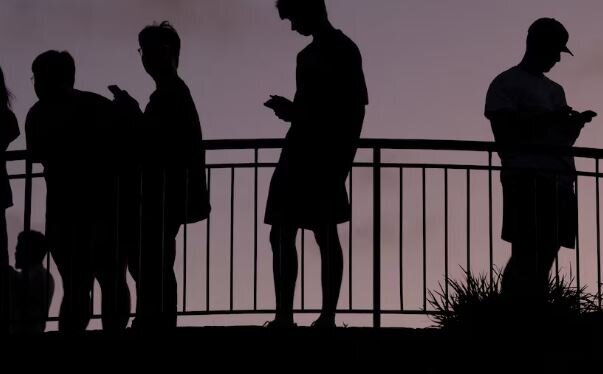 از استرالیا تا اروپا؛ برنامه کشورها برای محدود کردن دسترسی کودکان به رسانههای اجتماعی