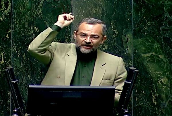 نماینده بابل: دولت باید دستان خود را در بازوی بسیج مردمی قفل کند