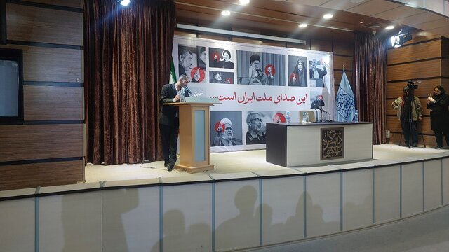 از ما انتقاد کنید، فریادهای شما غنیمت است!