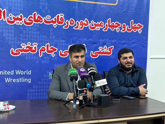 برای میزبانی مسابقات کشتی فرنگی صنایع نفتی خوزستان پای کار آمده‌اند/ سالن استاندارد نداریم