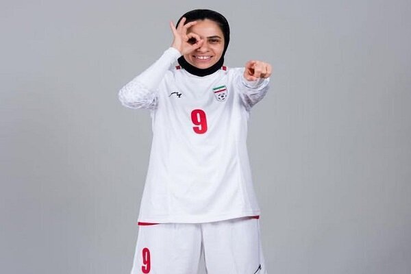 برابر بهترین تیم دنیا بدون ترس بازی کردیم/ لیگ ایران حرفهای نیست