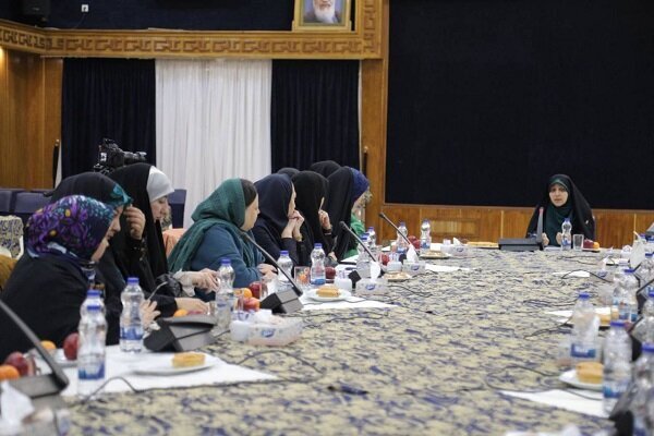 دیدار صمیمانه معاون رئیسجمهور با زنان خبرنگار در هفته زن