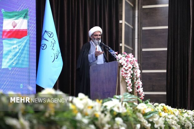 نماینده ولی فقیه در سمنان: «صلحیاری» از یک عمر عبادت بالاتر است