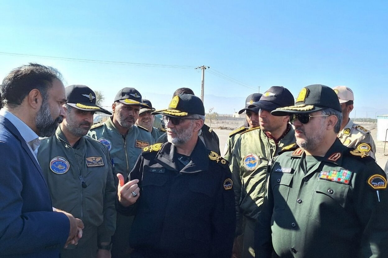 بازدید جانشین فراجا از یگان پهپادی بم