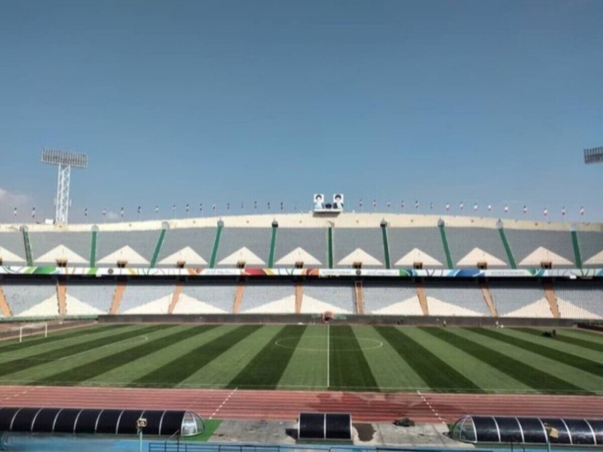 چمن ورزشگاه آزادی هیبریدی میشود