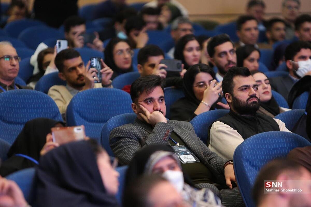 تریبون آزاد در دانشگاه آزاد / مطالبه های چند ساله و بدون پاسخ