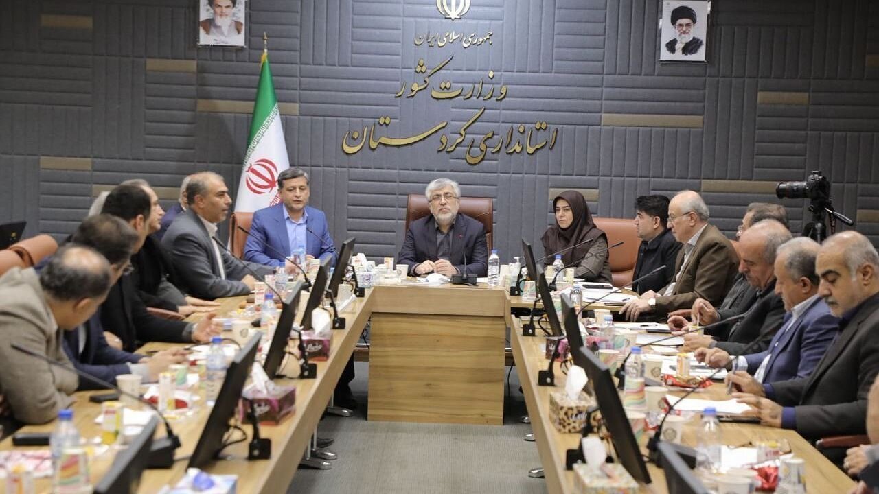 تشدید نظارت بر بازار کالاهای اساسی در آستانه شب یلدا در کردستان / ستاد تنظیم بازار کردستان برای تامین شیر مدارس وارد عمل شد