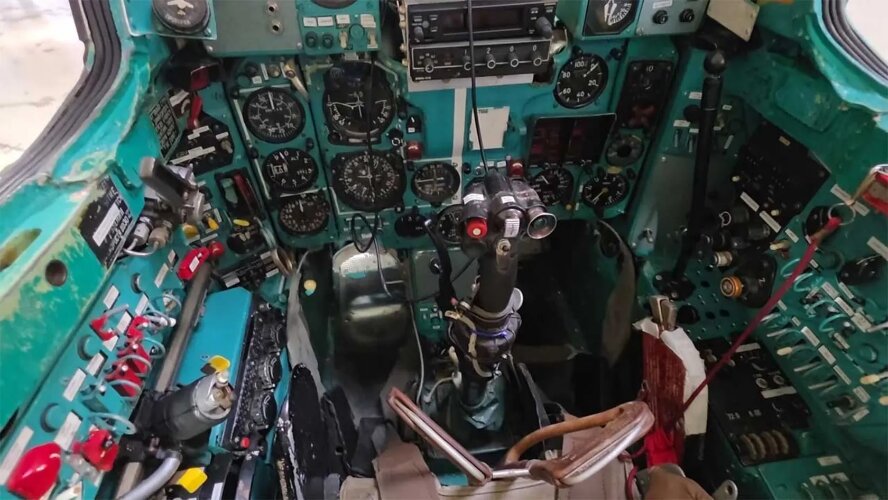 فروش جنگنده میگ 23 ساخت شوروی با قیمت ۱۰۰ هزار دلار!