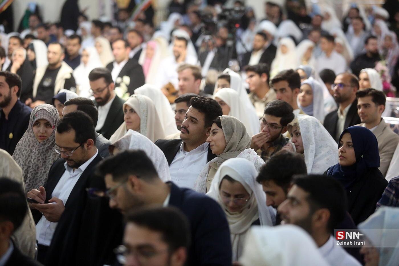 عکس/ جشن ازدواج ۷۳۰ زوج دانشجو در حرم مطهر حضرت معصومه (س)