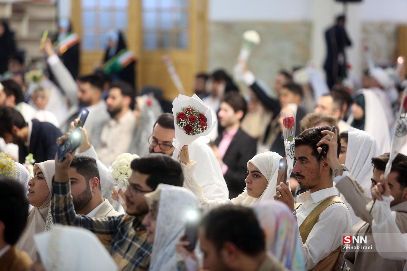 عکس/ جشن ازدواج ۷۳۰ زوج دانشجو در حرم مطهر حضرت معصومه (س)