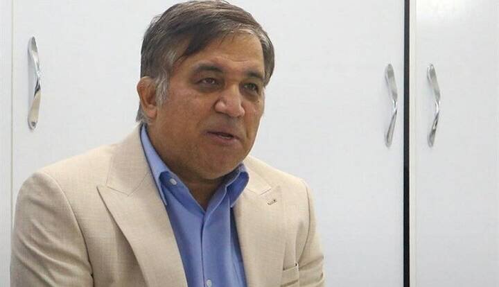 تاجرنیا: عارف آقاسی بازیکن استقلال می‌ماند