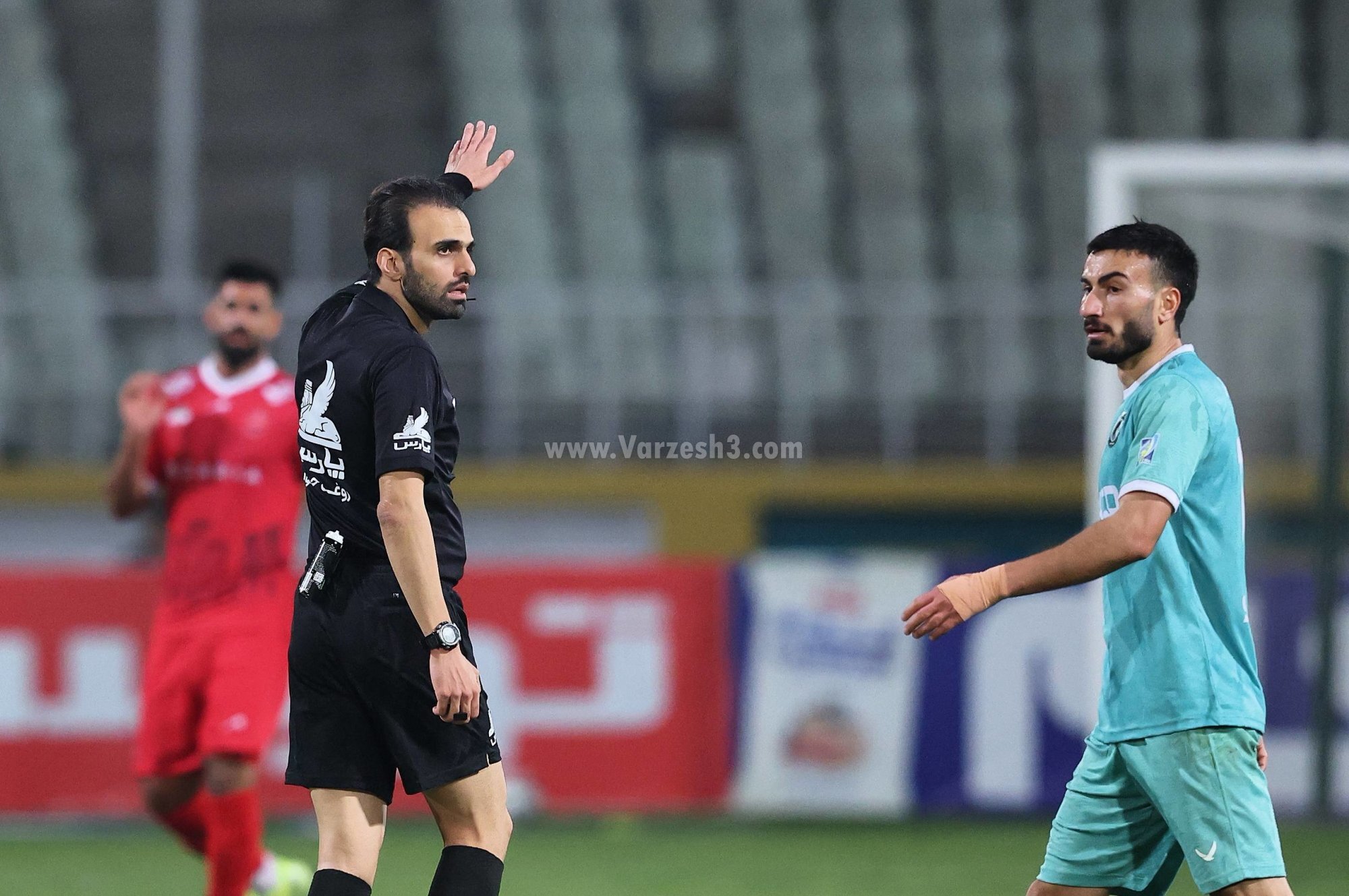 ارتباط عرب‌براقی با اتاق VAR قطع و وصل می‌شد!