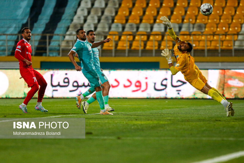 هفته سیزدهم لیگ‌برتر فوتبال ایران؛ پیکان - پرسپولیس