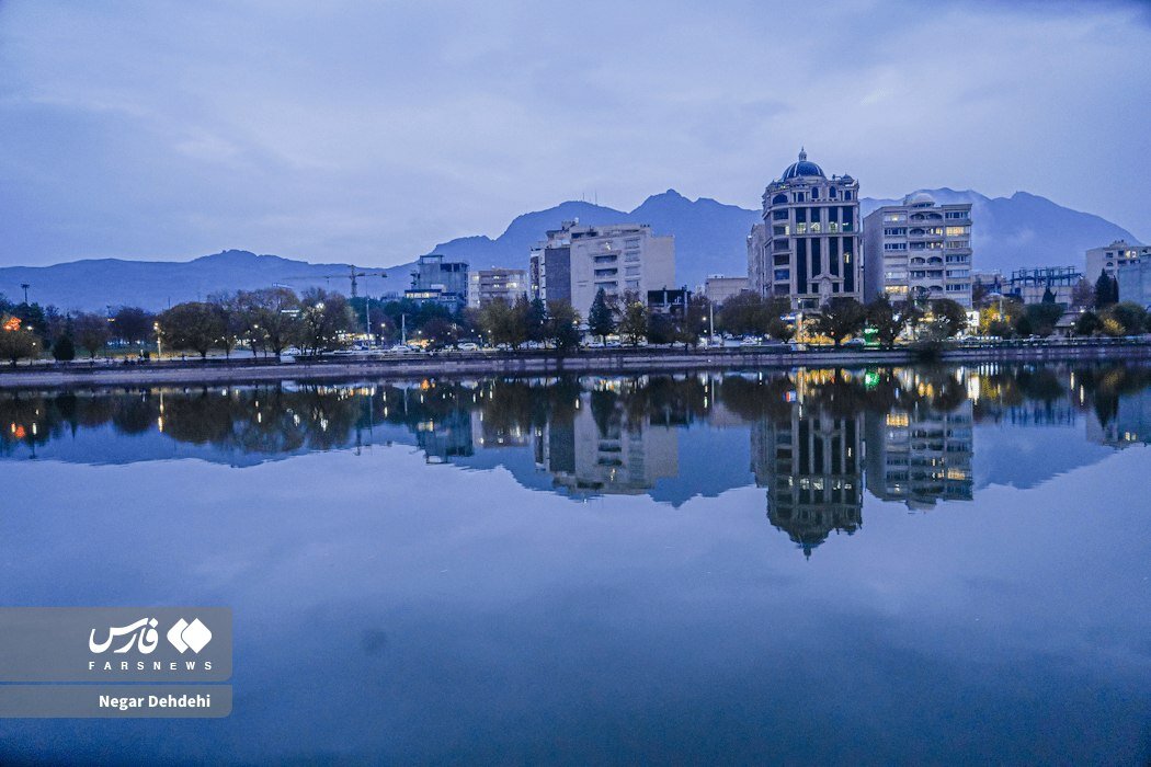 عکس/ خرم‌آبادی‌ها خُرَم از بارش باران