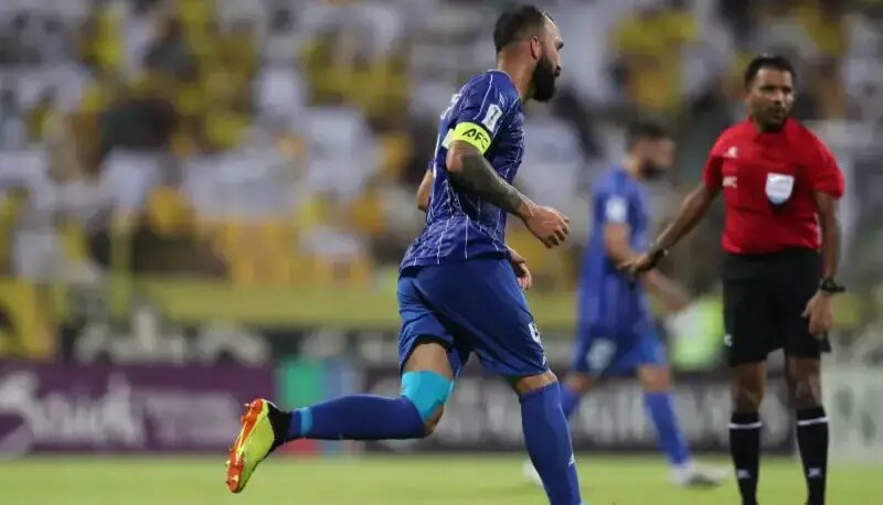 بازوبند استقلال به صاحبش می‌رسد