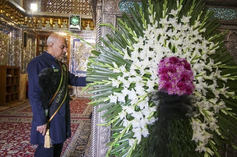 گلباران آرامگاه شهید آیت‌الله دستغیب در شیراز