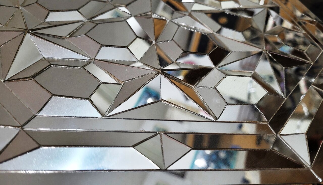 نمایشگاهی از دیوارهای آینه‌ کاری در یونسکو