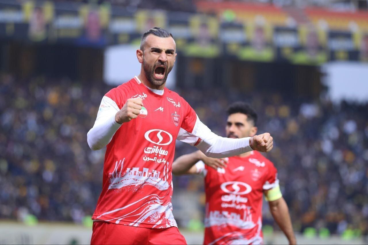 پیغام ستاره خارجی به اوسمار و پرسپولیس؛ بگذارید سرخپوش شوم!