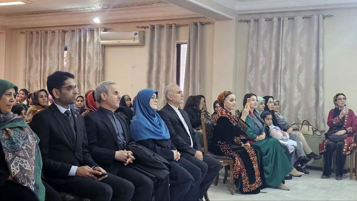 مهاجرانی در جشن ولادت حضرت فاطمه در سفارت ایران در افغانستان حاضر شد